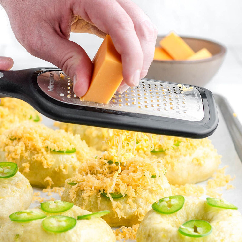 15230-microplane-select-series-18cm-coarse-grater-stainless-steel-zester-black