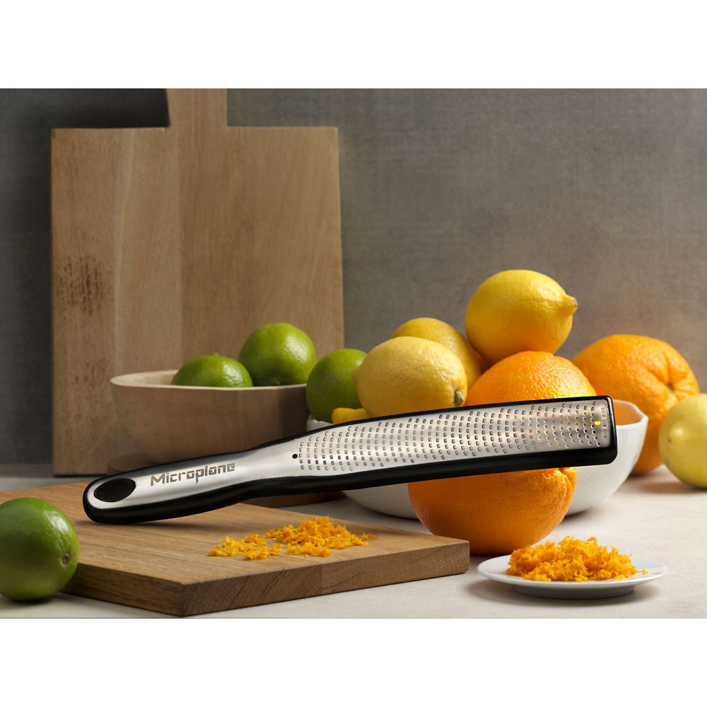 15350-microplane-elite-zester-stainless-steel-grater-w-catcher-black