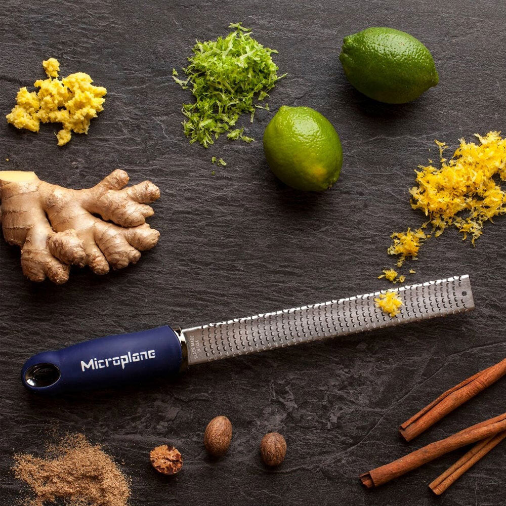 15368-microplane-premium-classic-32cm-zester-grater-blue