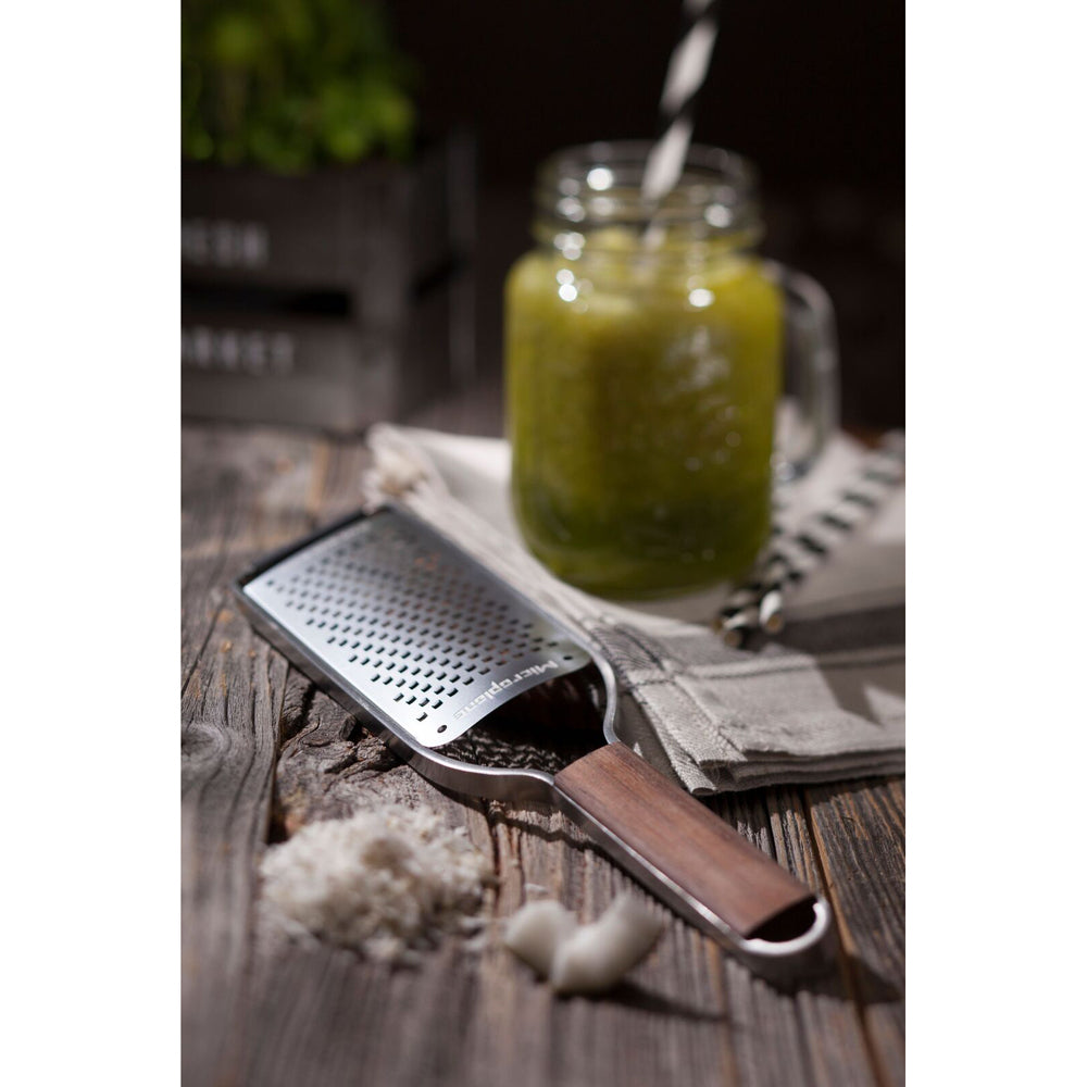 15400-microplane-master-series-coarse-grater-stainless-steel-zester-brown