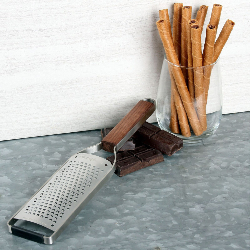 15400-microplane-master-series-coarse-grater-stainless-steel-zester-brown