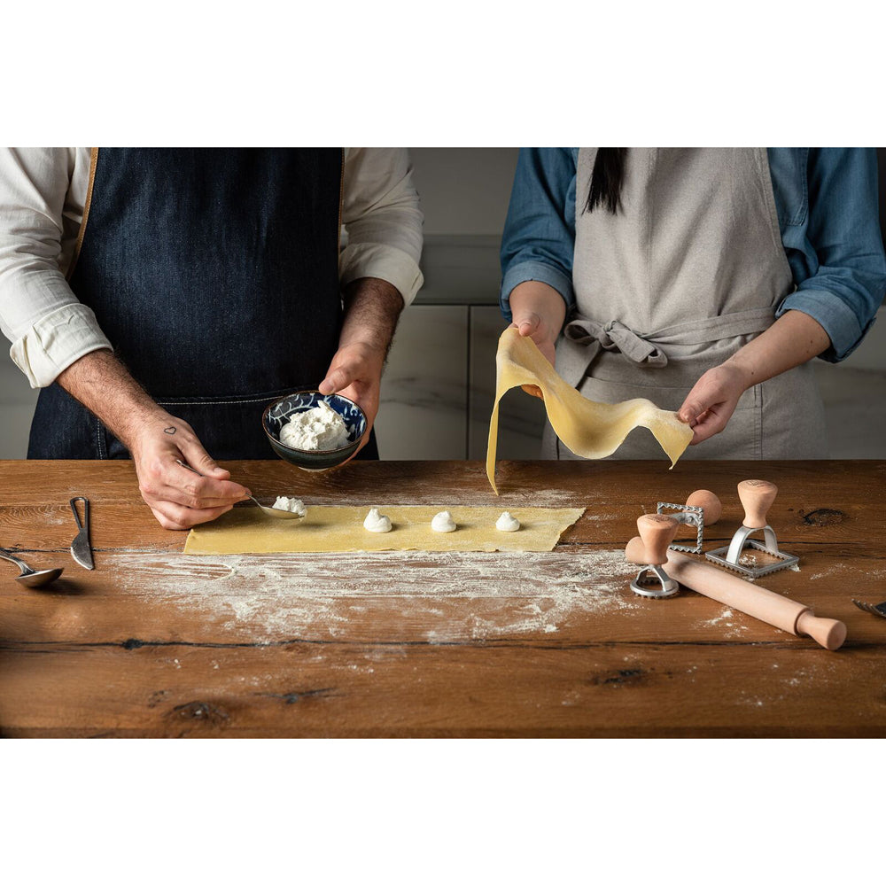 2812-marcato-7cm-ravioli-wood-aluminum-stamp-flower-moulder-baking-utensil