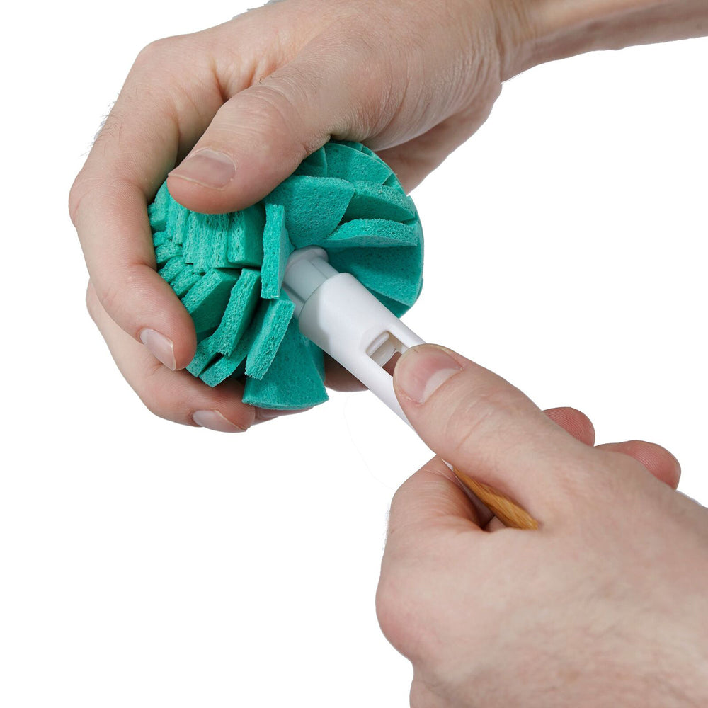 28825-full-circle-crystal-clear-2-replaceable-sponge-glass-cleaner-turquoise