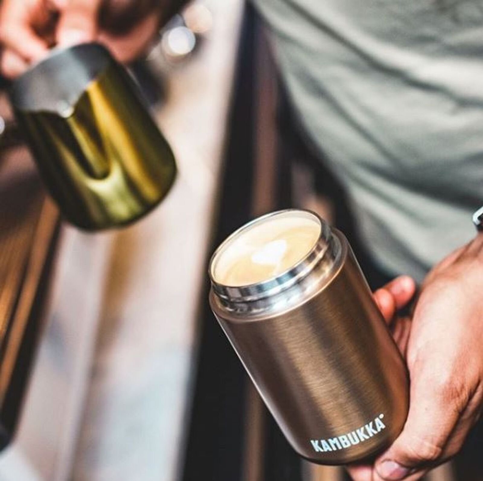 38020-kambukka-olympus-switch-lid-300ml-insulated-travel-mug-champaign