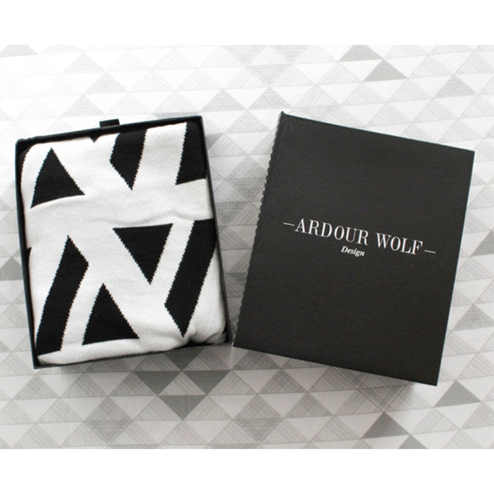 6004752-ardour-wolf-125x150cm-raven-throw