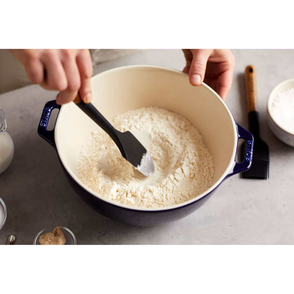 652133-staub-18cm-ceramic-round-salad-bowl-w-handle-dark-blue