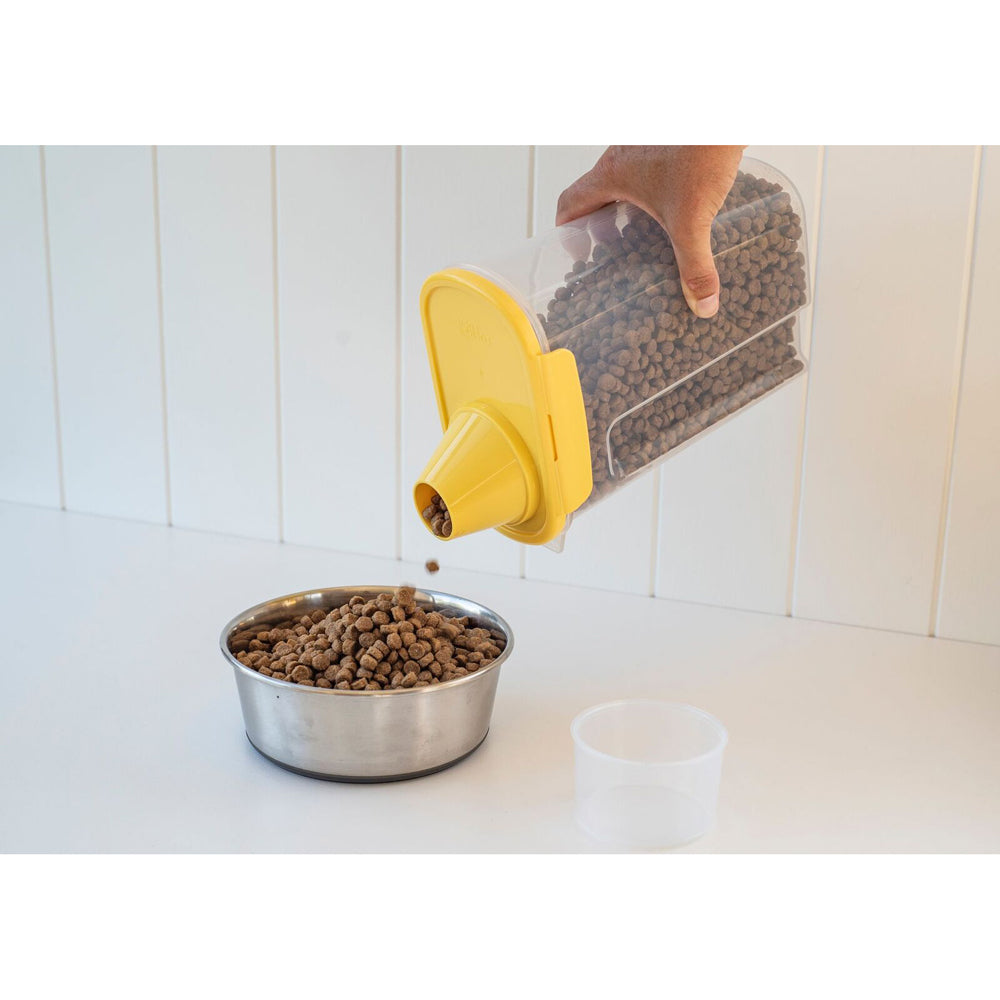 70890-lock-lock-2-4l-cat-dog-pet-food-storage-dispenser-w-easy-pour-lid-yellow