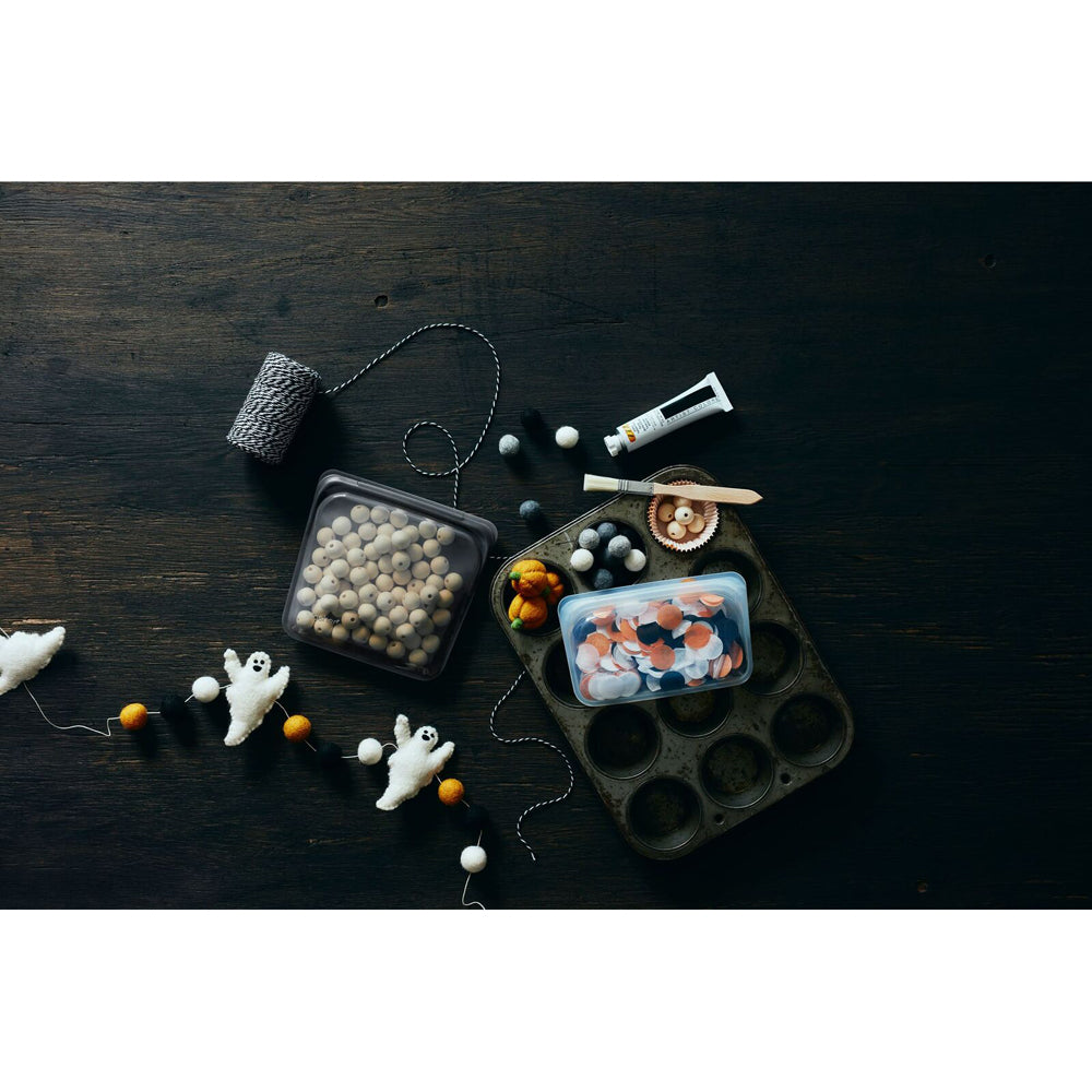 73051-stasher-silicone-828ml-19cm-reusable-sandwich-bag-black