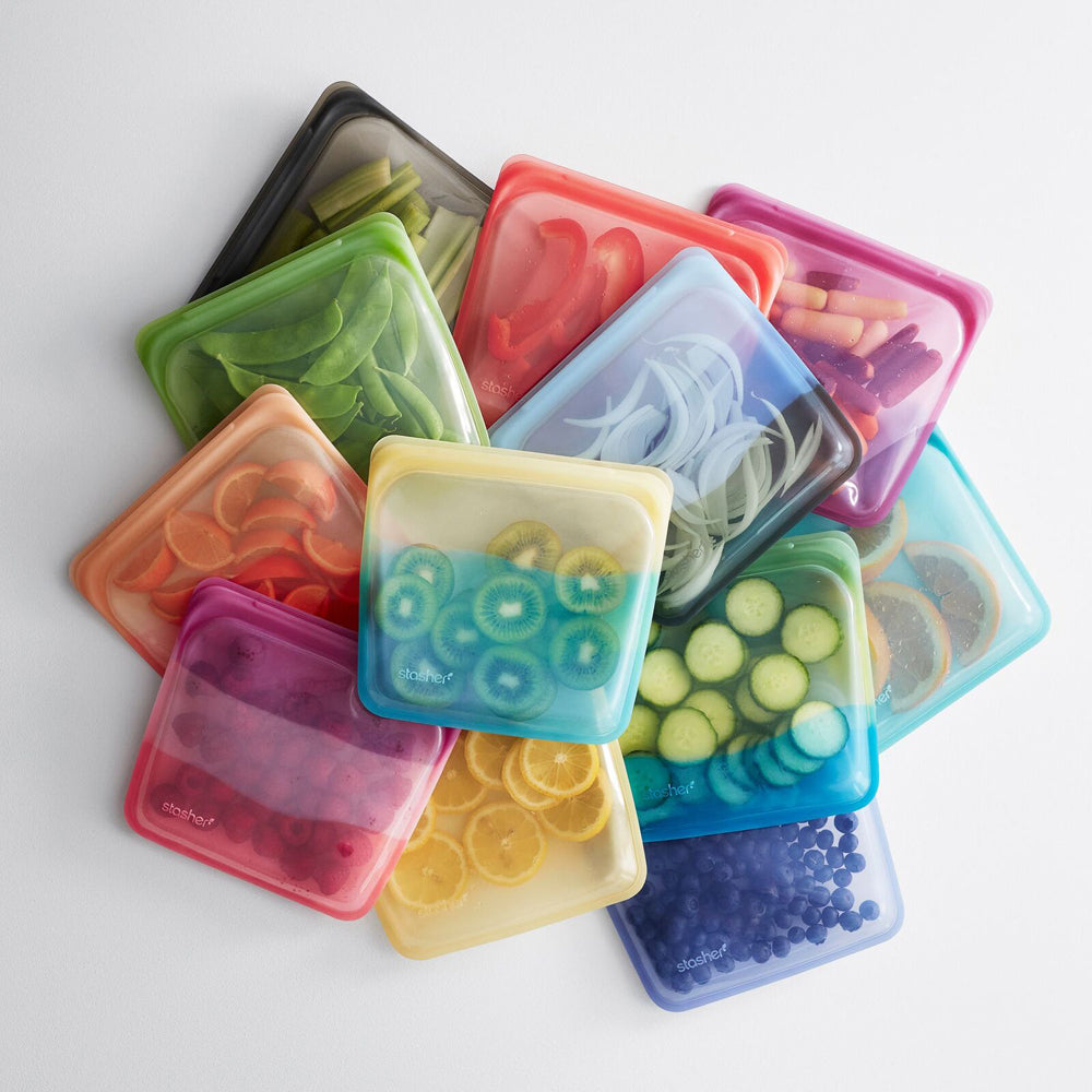 73112-stasher-silicone-828ml-19cm-reusable-sandwich-bag-black-sea