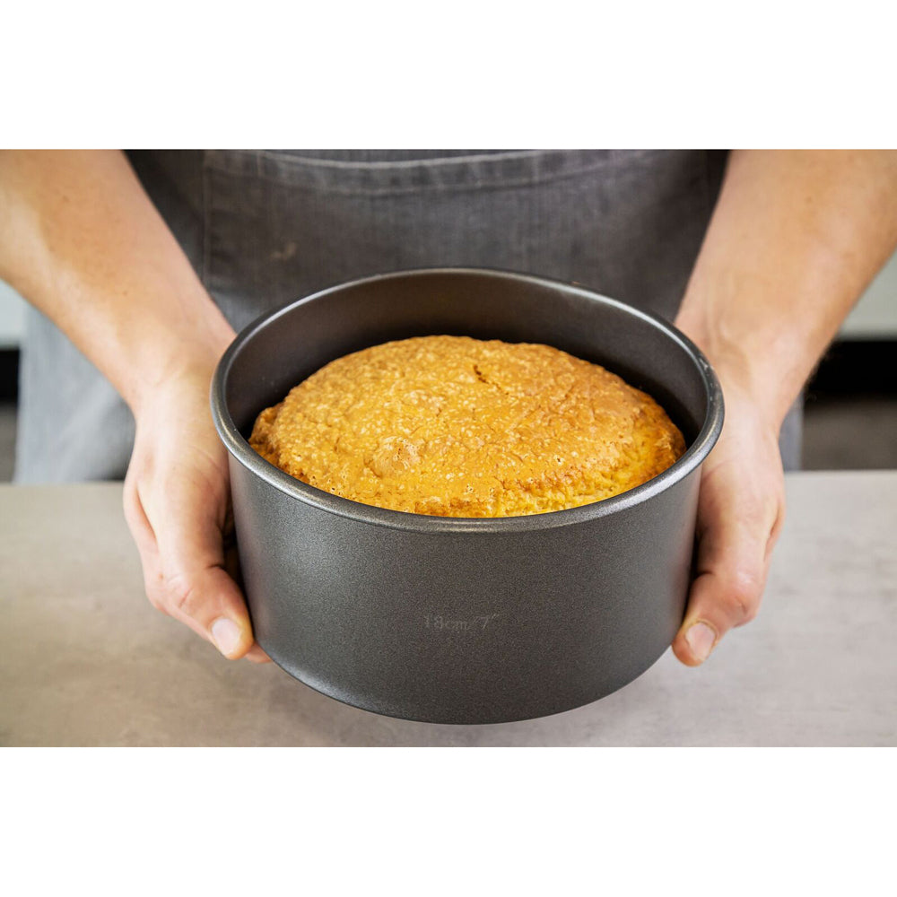 81001-mastercraft-18cm-heavy-loose-base-round-deep-cake-pan-charcoal-grey