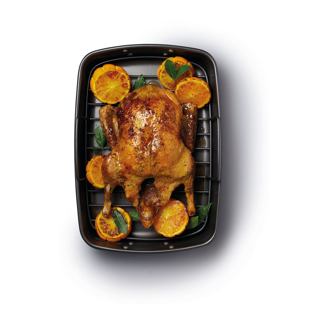 81117-mastercraft-40x28cm-heavy-base-non-stick-roaster-w-rack-black