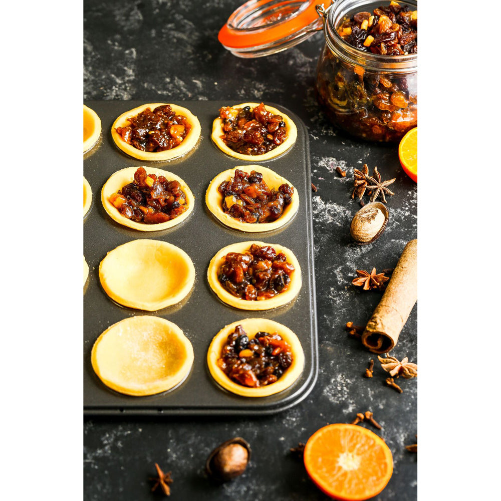 81220-mastercraft-32x24cm-crusty-bake-shallow-12-cup-non-stick-baking-pan-black