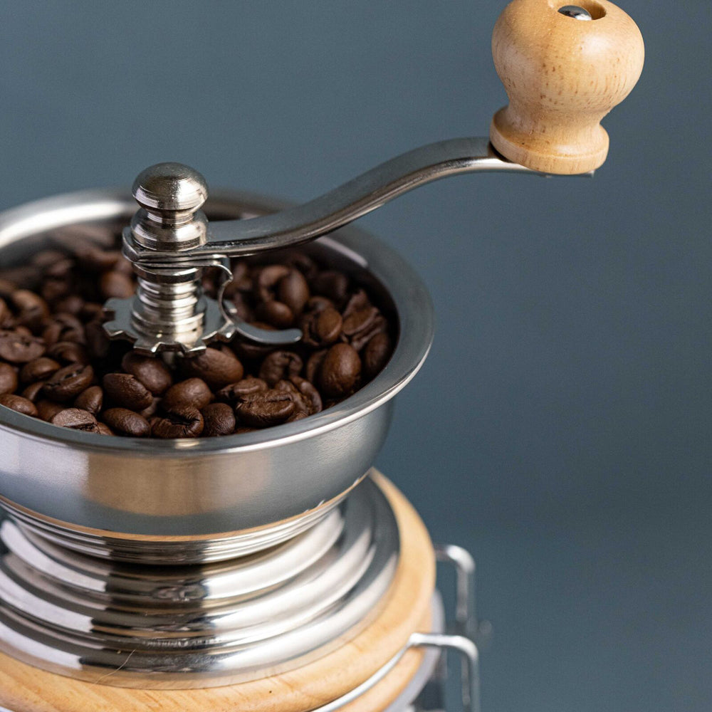 83312-la-cafetiere-25cm-manual-stainless-steel-coffee-grinder-silver