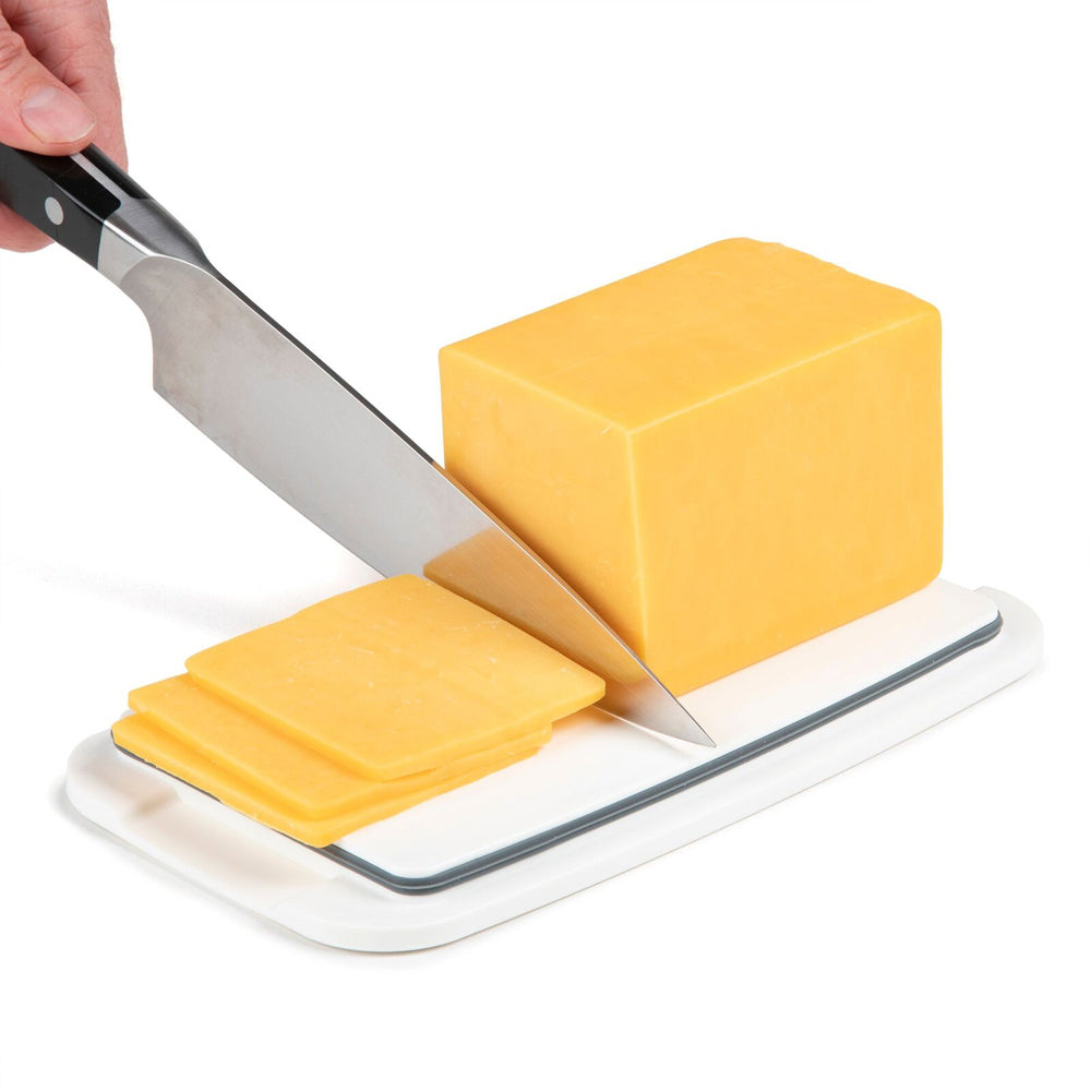 55430-progressive-prepworks-23cm-cheese-keeper-storage-clear
