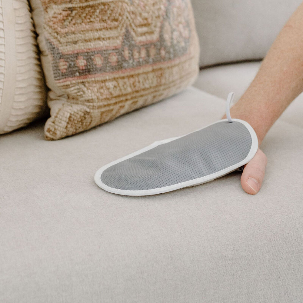 288721-full-circle-19cm-anti-static-lint-removing-mitt-grey