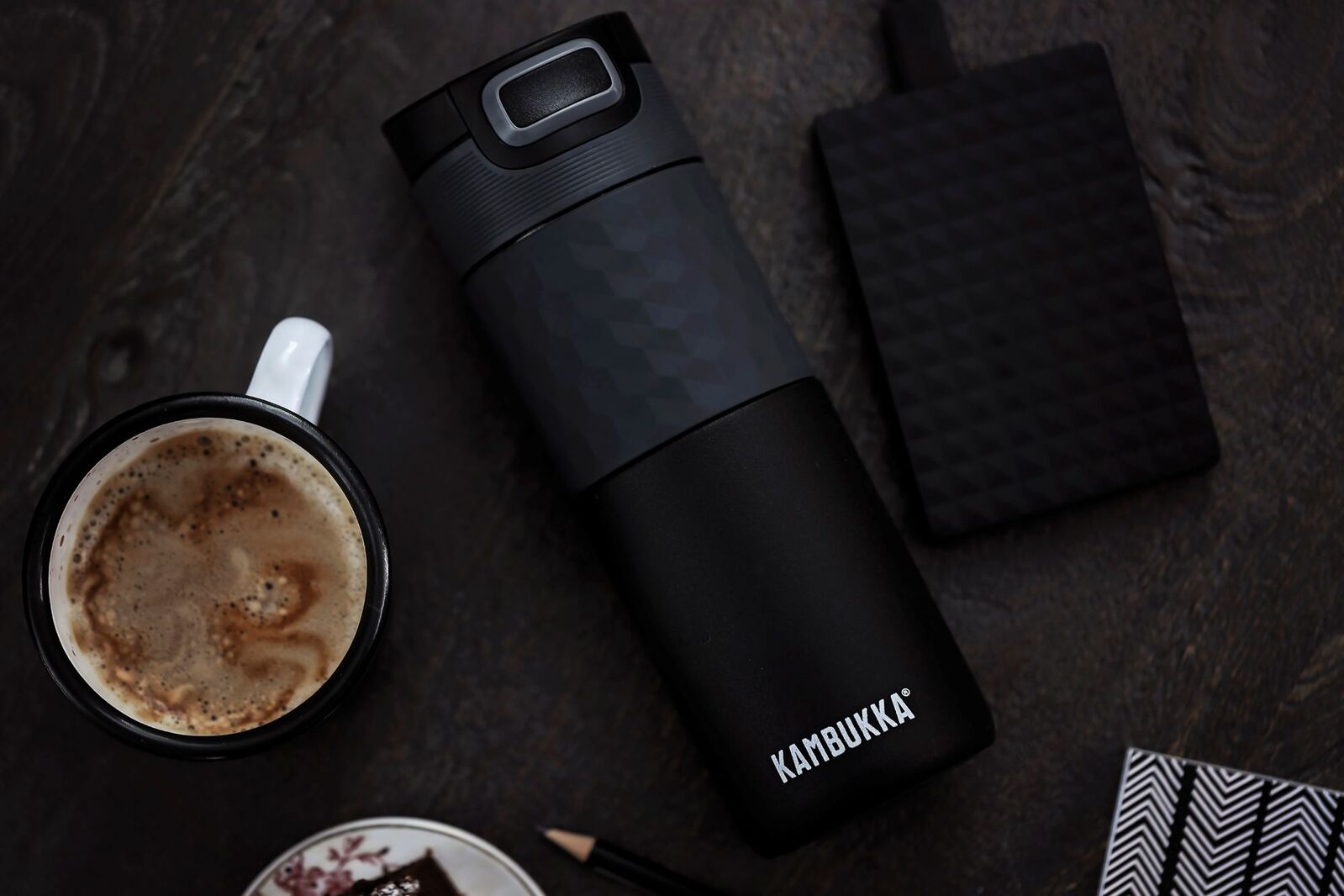 38051-kambukka-etna-grip-snapclean-500ml-travel-mug-black-steel