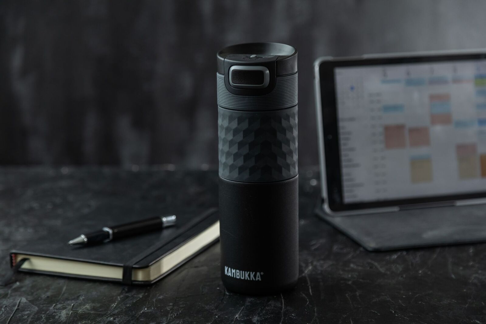 38051-kambukka-etna-grip-snapclean-500ml-travel-mug-black-steel