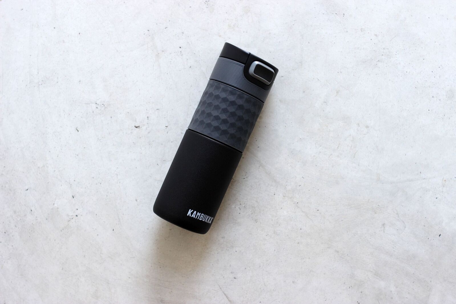 38054-kambukka-etna-grip-snapclean-500ml-travel-mug-black-steel