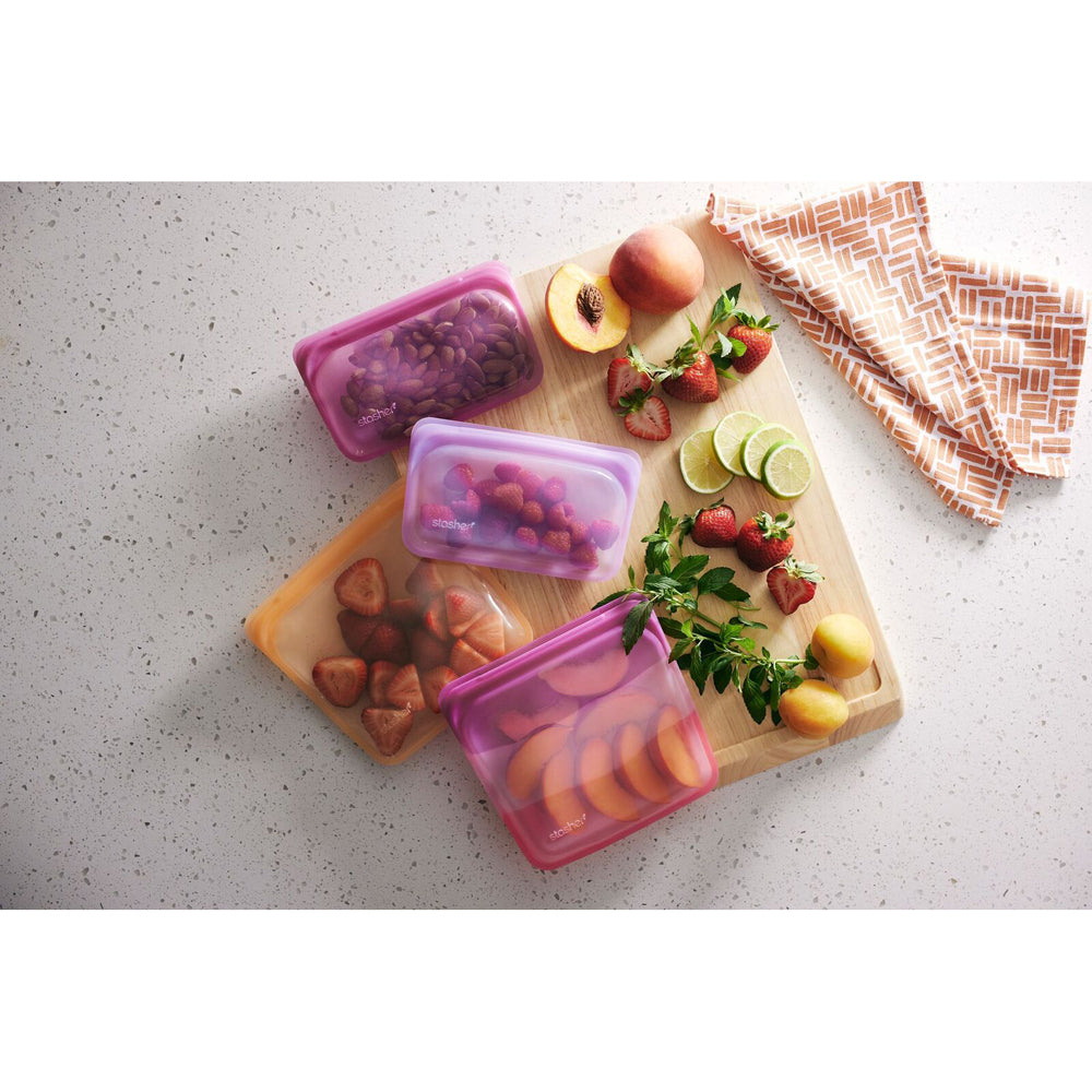 73110-stasher-silicone-828ml-19cm-reusable-sandwich-bag-coral-triangle