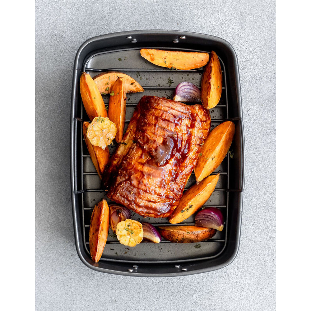 81117-mastercraft-40x28cm-heavy-base-non-stick-roaster-w-rack-black
