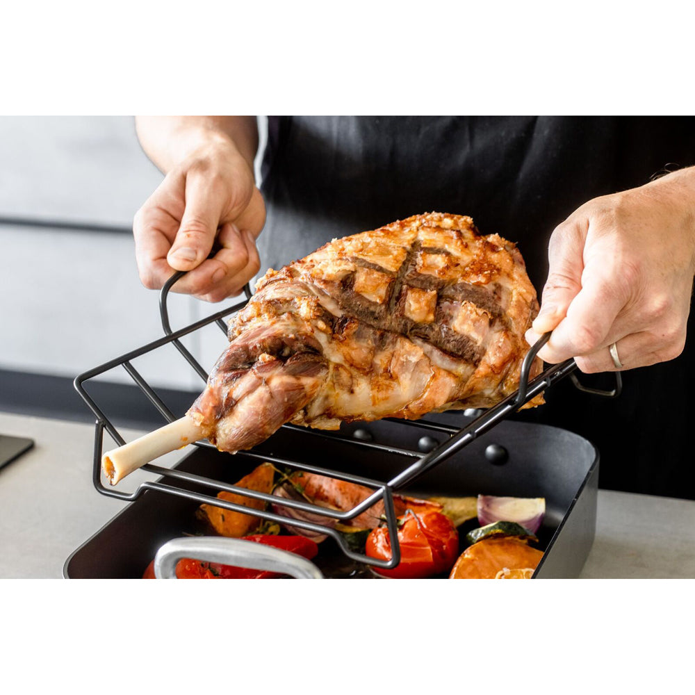 81117-mastercraft-40x28cm-heavy-base-non-stick-roaster-w-rack-black