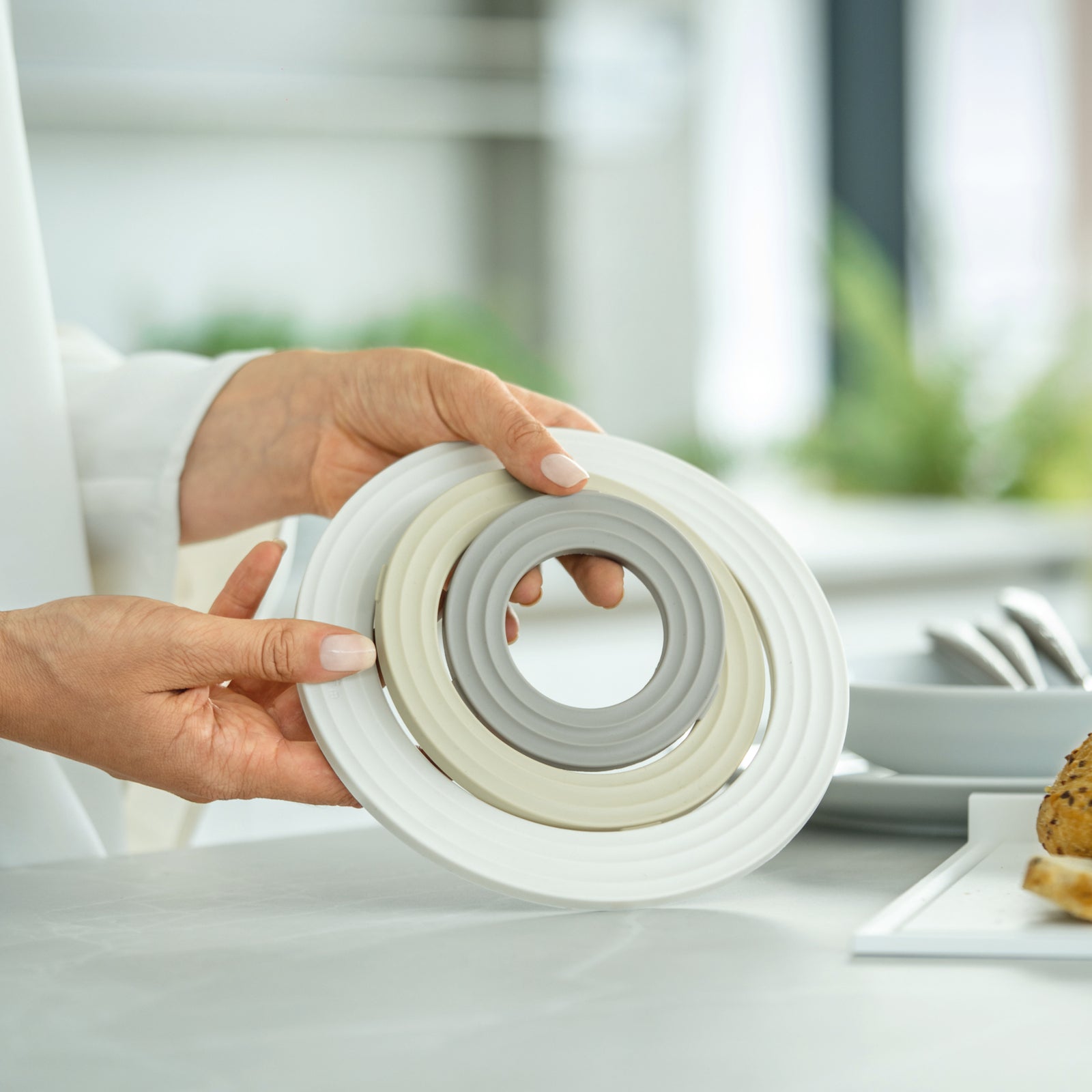 11870052-3pc-guzzini-kitchen-active-design-18cm-3-in-1-ring-trivet