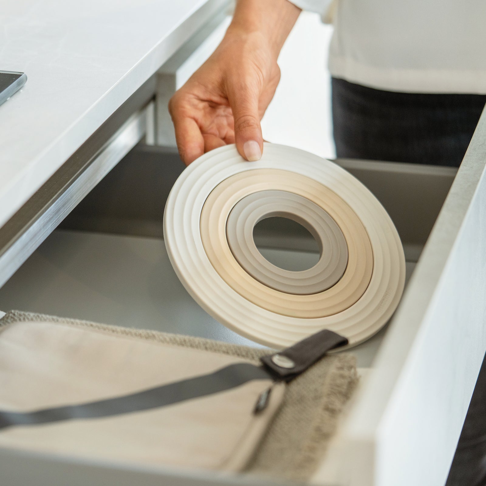 11870052-3pc-guzzini-kitchen-active-design-18cm-3-in-1-ring-trivet