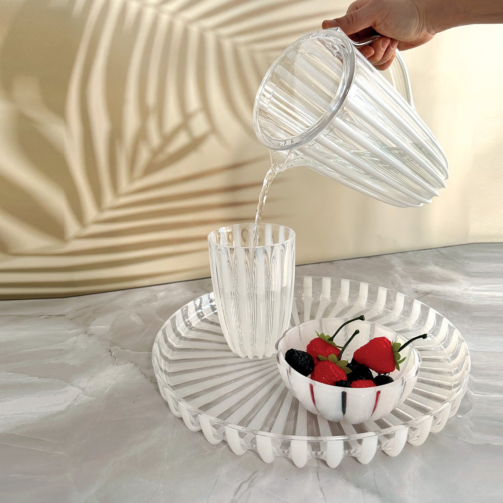 12380042-guzzini-dolcevita-27cm-1-75l-pitcher-w-lid-mother-of-pearl