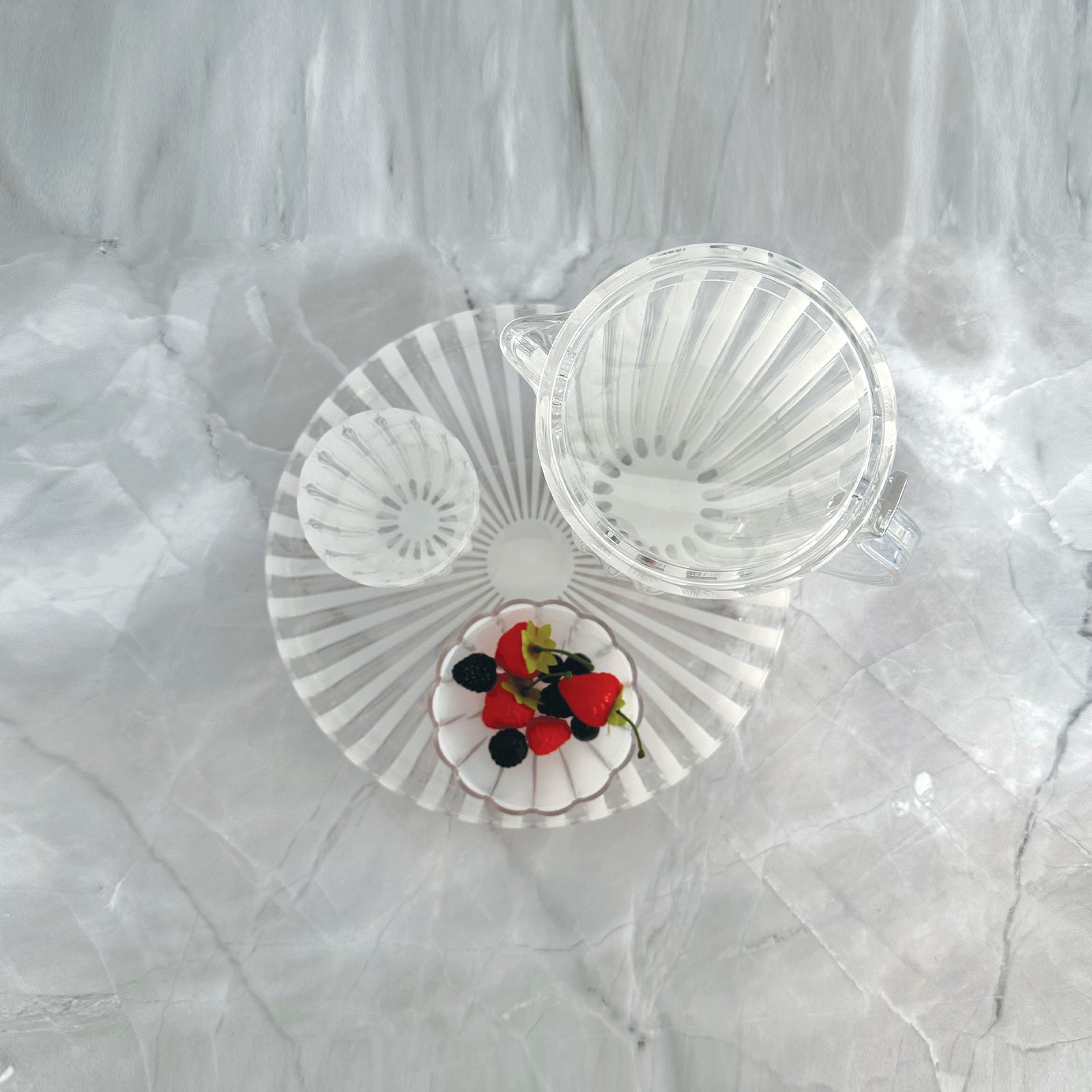 12380042-guzzini-dolcevita-27cm-1-75l-pitcher-w-lid-mother-of-pearl