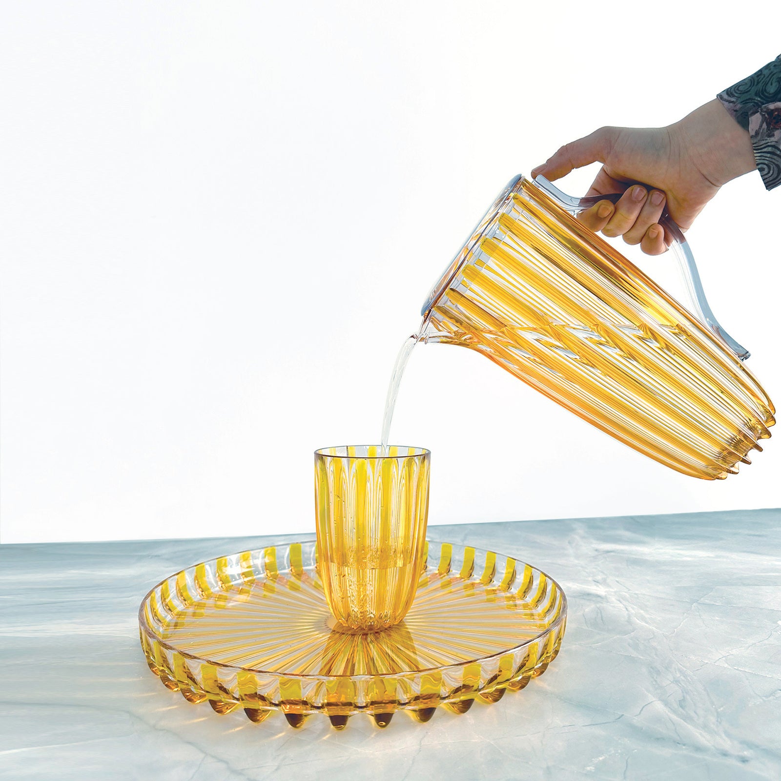 123900151-4pc-guzzini-dolcevita-470ml-drink-tumblers-amber