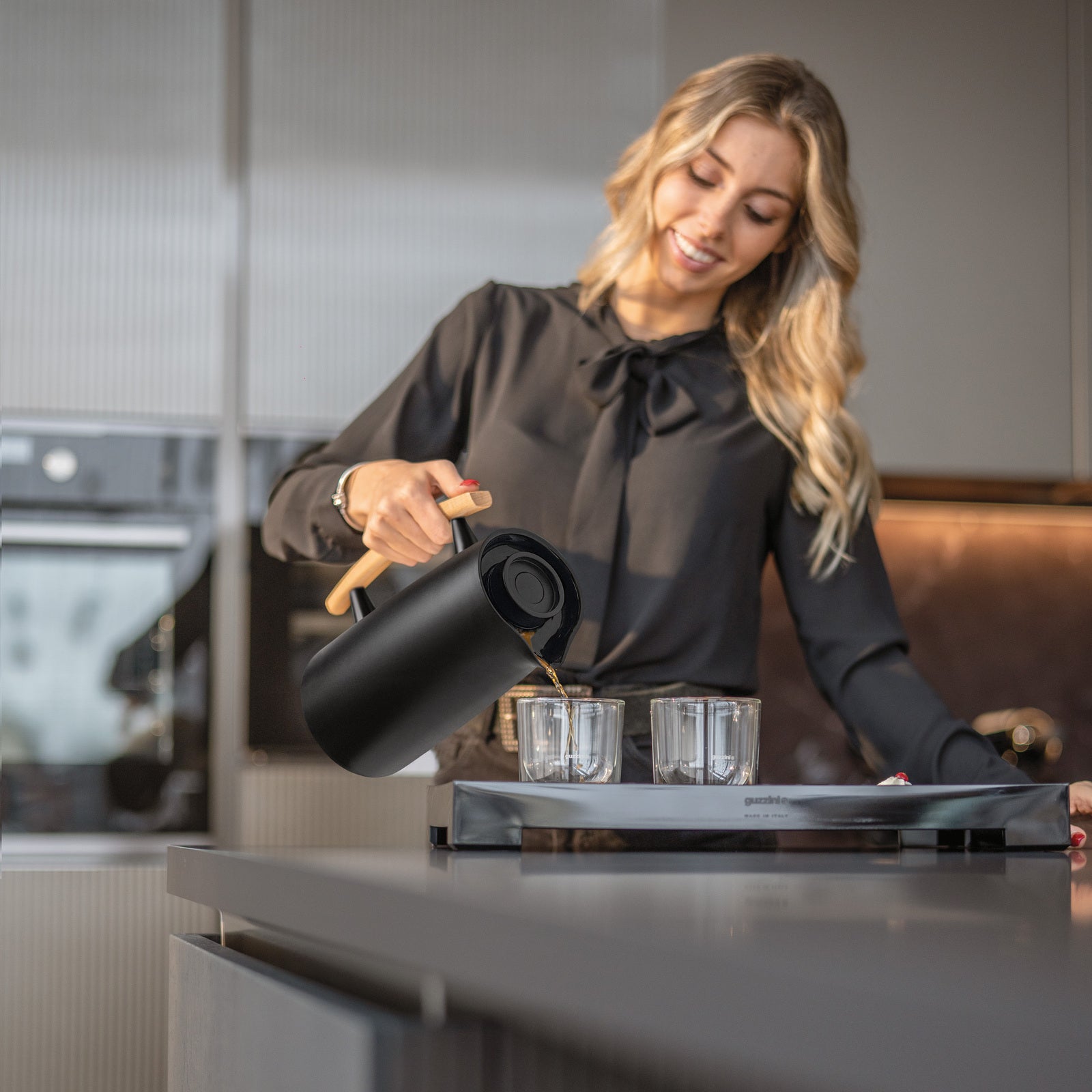 12560010-guzzini-icons-riviera-63-thermal-1l-vacuum-flask-black