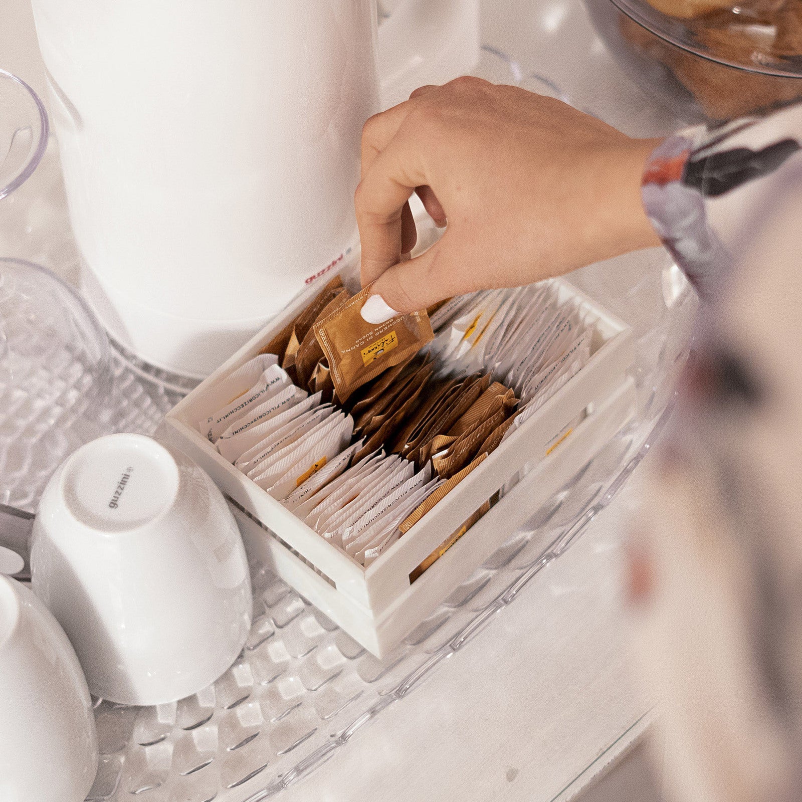 169902156-guzzini-echo-kitchen-15-3cm-plastic-circle-tidy-store-box-small-white