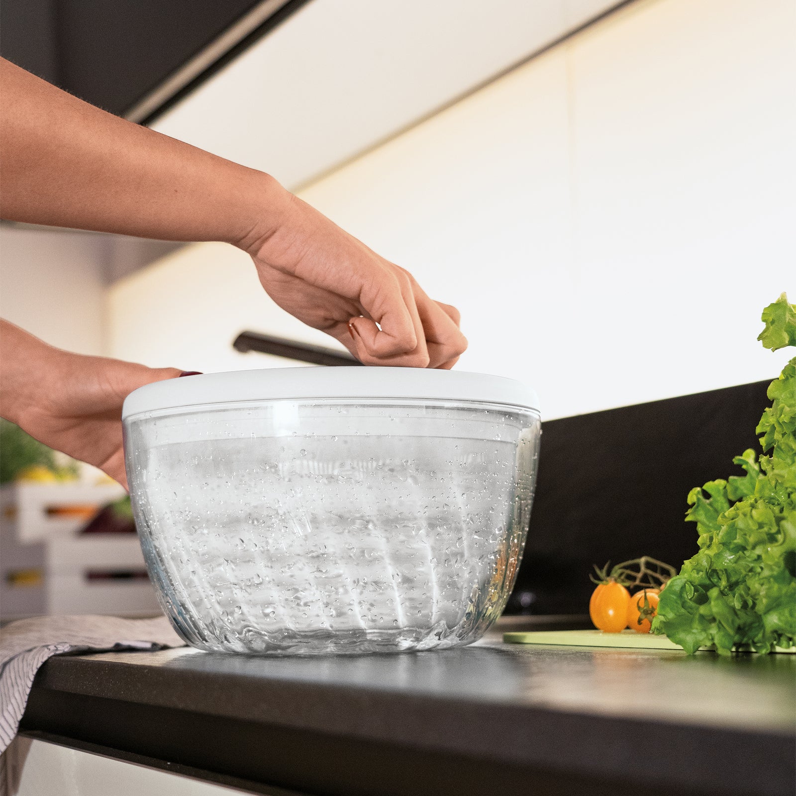 17090011-guzzini-kitchen-active-design-19cm-4l-plastic-salad-spinner-w-lid-white