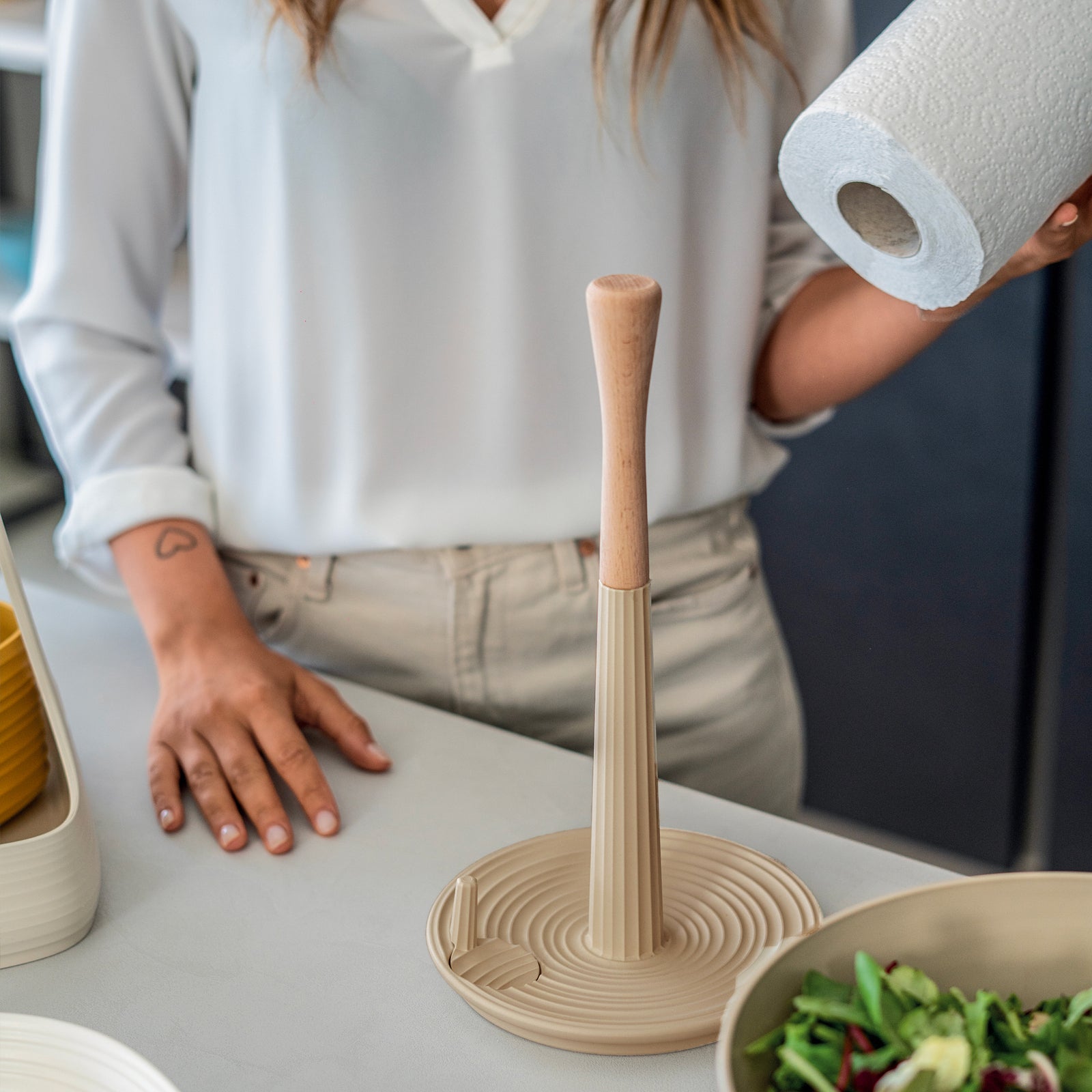 18020079-guzzini-roll-tear-30-4cm-plastic-universal-kitchen-roll-holder-clay