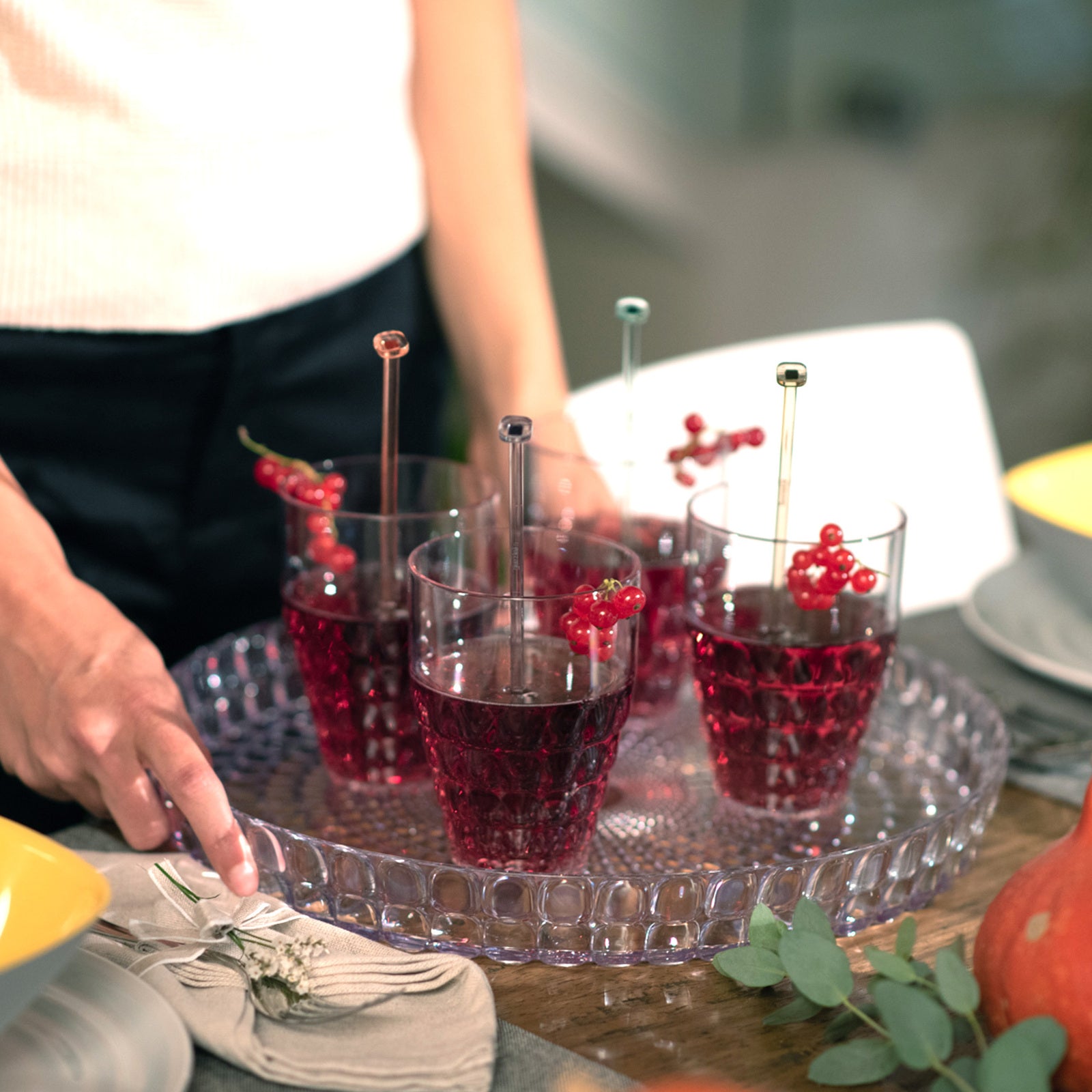 19890100-guzzini-tiffany-35-6cm-round-plastic-serving-tray-clear