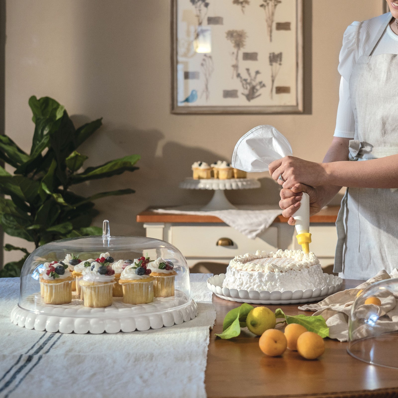 199501156-guzzini-tifanny-30cm-small-cake-serving-set-white