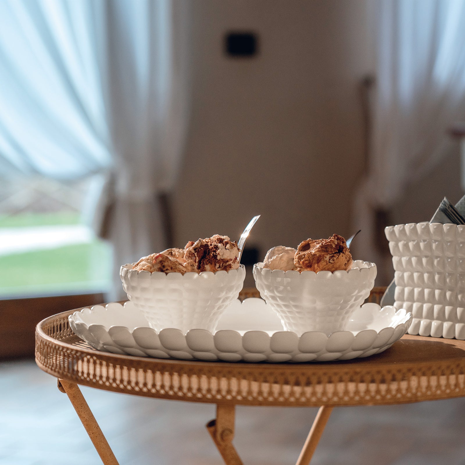 279601156-guzzini-tiffany-32cm-rectangle-serving-tray-medium-white