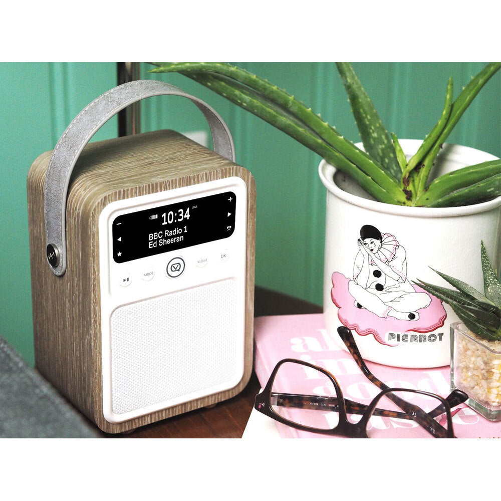 532291-vq-monty-retro-dab-digital-fm-am-bluetooth-radio-green-grass-oak