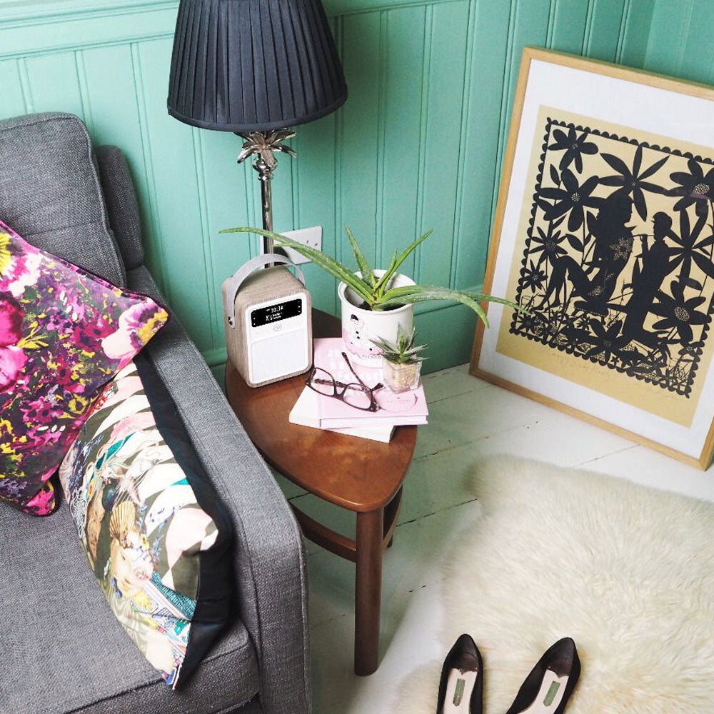 532291-vq-monty-retro-dab-digital-fm-am-bluetooth-radio-green-grass-oak