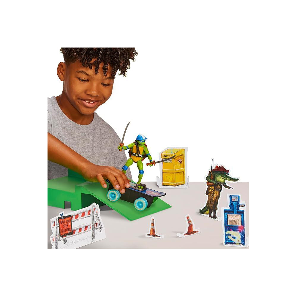 83721-tmnt-mm-movie-buildn-shred-skatepark-and-action-figure-leonardo-4y