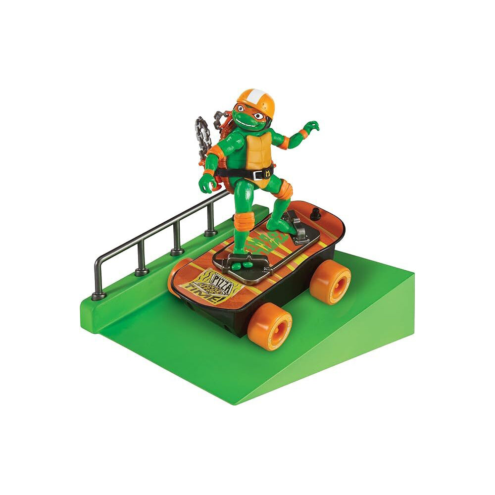 83723-tmnt-mm-movie-buildn-shred-skatepark-and-action-figure-michelangelo-4y