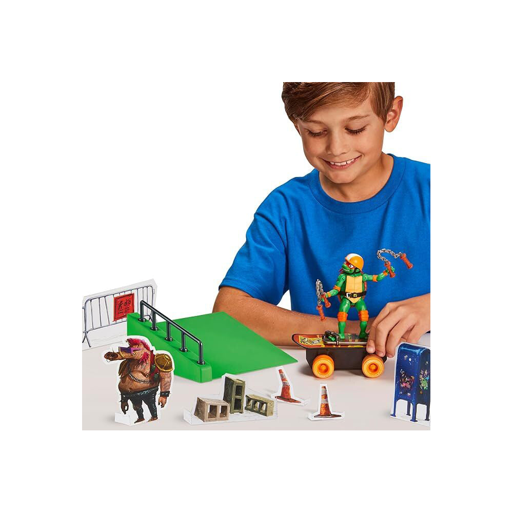83723-tmnt-mm-movie-buildn-shred-skatepark-and-action-figure-michelangelo-4y
