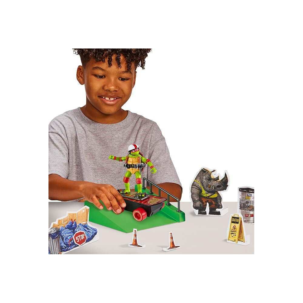 83724-tmnt-mm-movie-buildn-shred-skatepark-and-action-figure-raphael-4y
