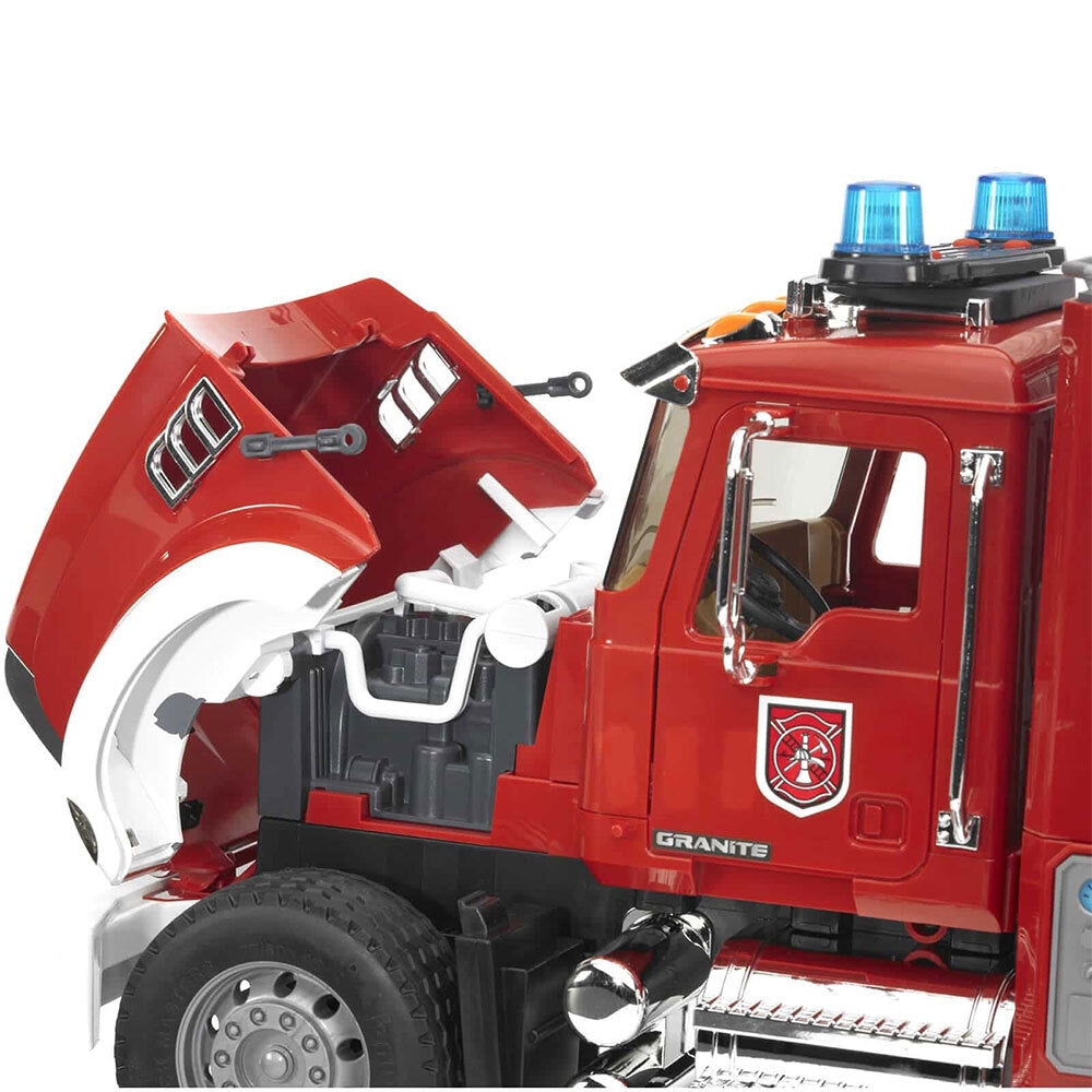 02821-bruder-mack-granite-fire-engine-w-slewing-ladder-water-pump