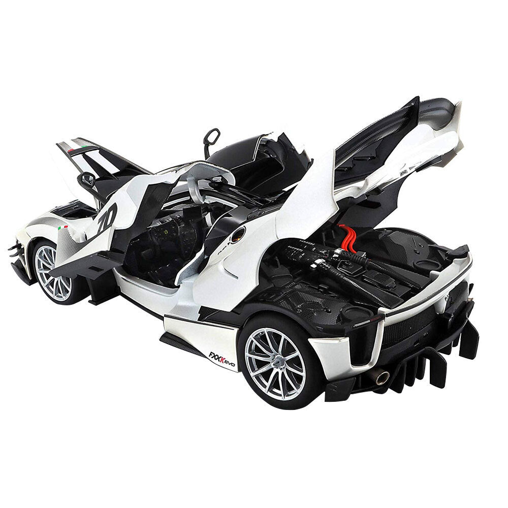 18-16012-bburago-1-18-ferrari-r-p-fxx-k-evo-70-white
