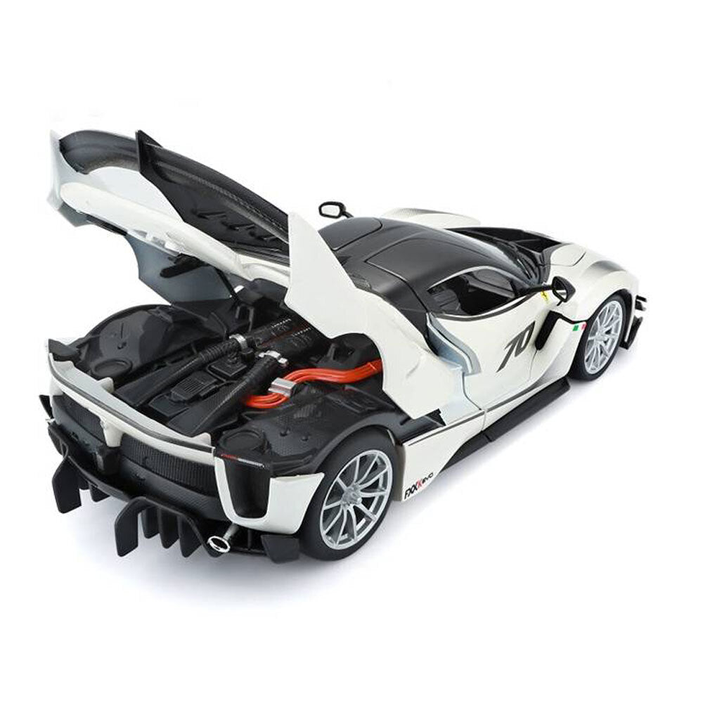 18-16012-bburago-1-18-ferrari-r-p-fxx-k-evo-70-white