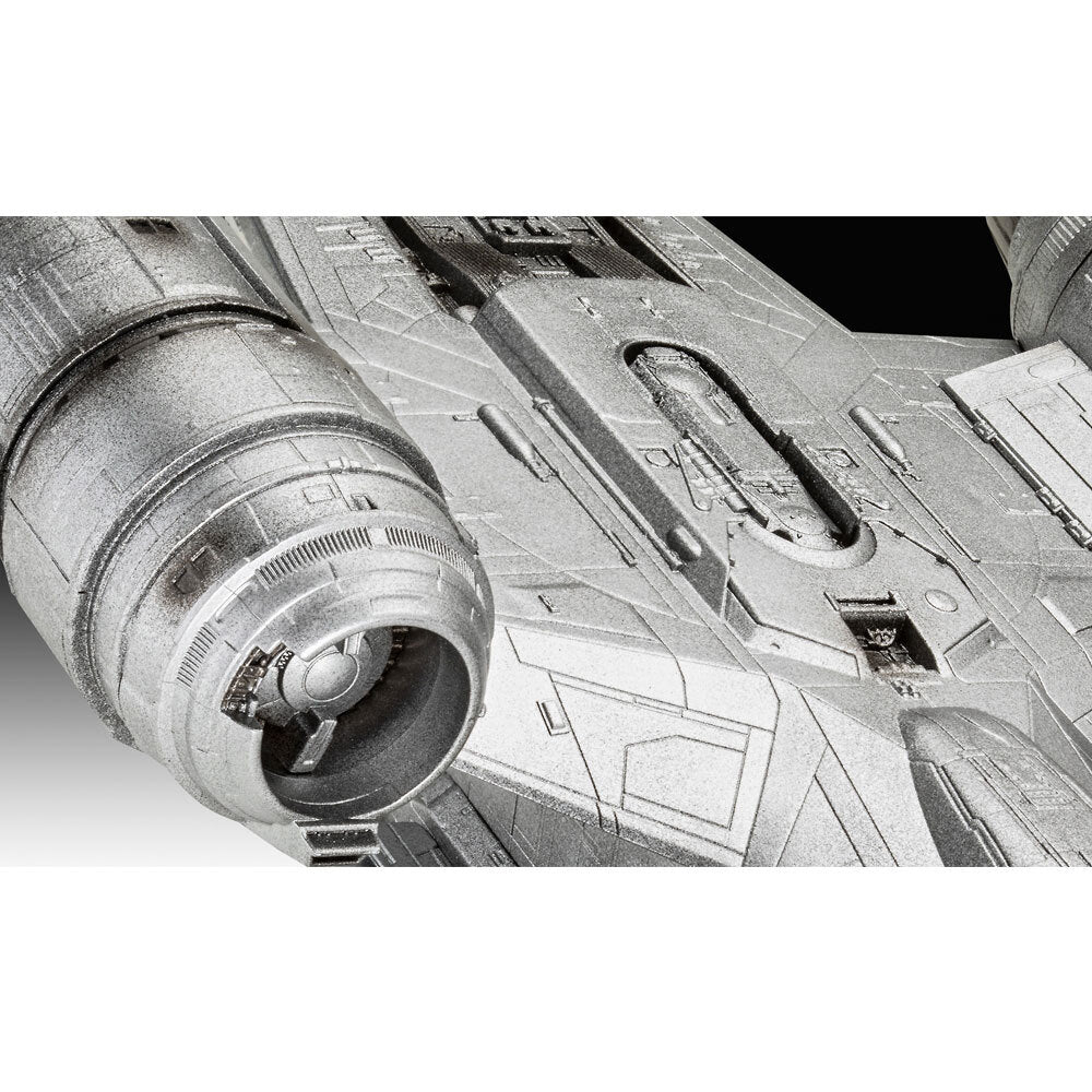 550-06781-revell-star-wars-1-72-the-mandalorian-razor-crest-model-kit-10y