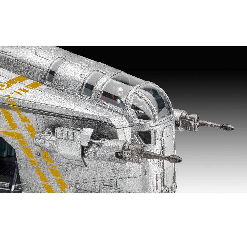 550-06781-revell-star-wars-1-72-the-mandalorian-razor-crest-model-kit-10y