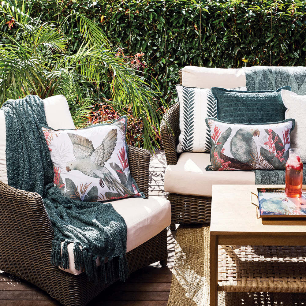 1495001052330212-j-elliot-home-jade-130x160cm-throw-blanket-evergreen