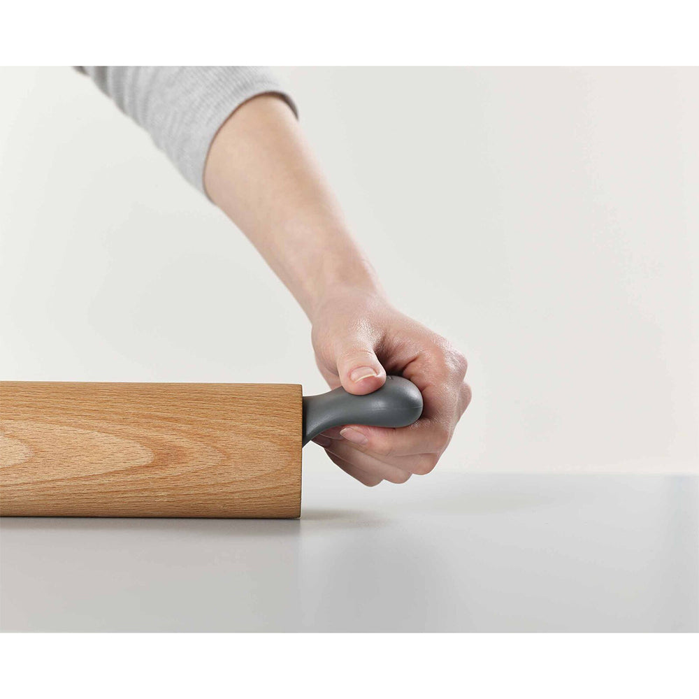 40108-joseph-joseph-grip-pin-40cm-ergonomic-beech-rolling-pin-grey